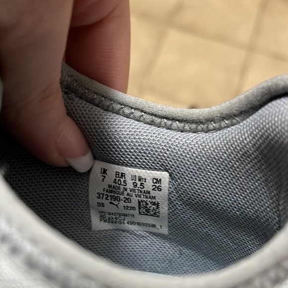 Lightly used puma athletic shoes! Worn literally 3 times. No spots, holes, etc - Picture 5 of 5